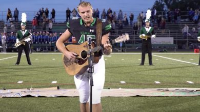 Photo of A high school boy grabbed a guitar and started singing the national anthem, since no one else wanted