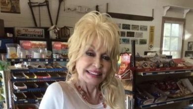 Photo of In order to spend more time at home with her husband…Dolly Parton has decided…