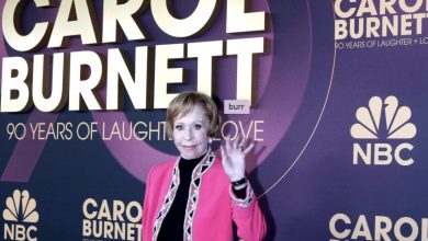 Photo of Carol Burnett Says Not ‘a Moment Goes by’ When She’s Not Thinking of Her Daughter Carrie Who Died 21 Years Ago