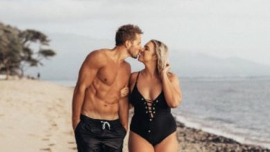 Photo of She uploaded a photo of herself and her husband wearing swimming suits and received heavy criticism for it.