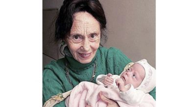 Photo of Mother Welcomed Her First Child at 66 and Has Lived with Public Rejection since Then