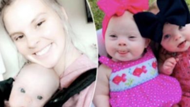 Photo of Mom of rare twins with Down syndrome show just how beautiful and precious they are to shut down critics