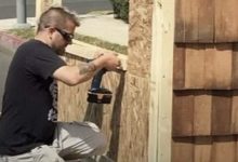 Photo of Man builds new home for homeless woman forced to sleep in dirt for a decade – thanks for your kindness