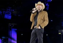 Photo of Toby Keith Provides Health Update Amid Stomach Cancer Battle at People’s Choice Country Awards
