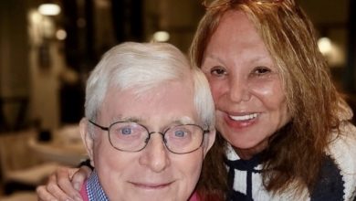 Photo of Marlo Thomas confesses her love for Phil Donahue on his 87th birthday & shares nostalgic photo