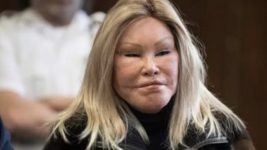 Photo of Jocelyn Wildenstein’s Unrecognizable Appearance Prior to Her Plastic Surgery Transformation