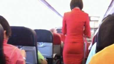 Photo of Flight attendant was suspicious of a little girl and an elderly man, only to discover a three-word message in the bathroom after takeoff.