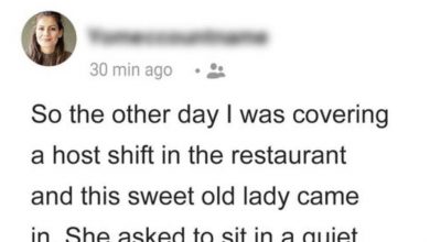 Photo of The poor old lady began to cry when the waiter brought her bill.