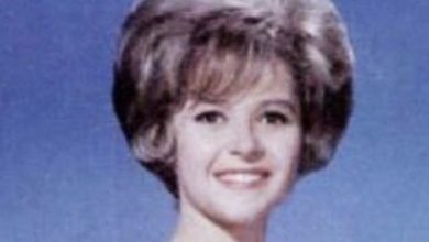 Photo of Brenda Lee ’s ‘Rockin’ Around the Christmas Tree’ finally hits No. 1, 65 years after its release
