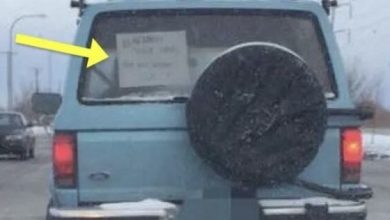 Photo of Frustrated Mom Gets Stuck Behind Slow Car, Takes Picture Of Sign On Their Window