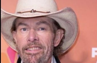 Photo of Toby Keith Battles Stomach Cancer and Promises a Triumphant Comeback