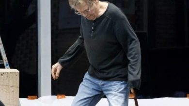Photo of This is what the great actor looks like at 80. He’s walking with difficulty and suffering from two types of cancer