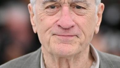 Photo of 80-year-old Robert De Niro, who recently became a father for the seventh time, burst into tears while talking about late parenthood.