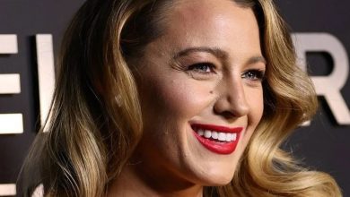 Photo of Blake Lively showed off her figure six months after the birth of her fourth child.