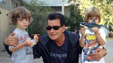 Photo of The twin sons of Charlie Sheen are already adults and resemble their father in every way.