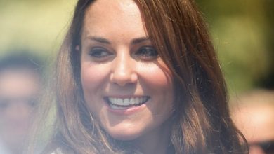 Photo of Doctor Says Kate Middleton May Not Be Able To “Move Around Normally” For Months After Surgery