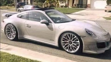 Photo of A 17-year-old boy who works part-time at Pizza Hut drives up to park in front of the house in a beautiful Porsche