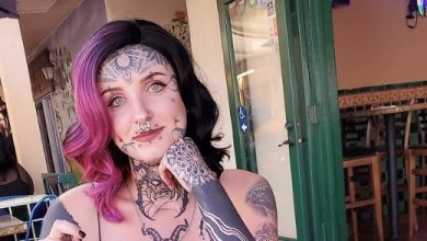 Photo of Young woman with facial tattoos, piercings confronts TJ Maxx employees after she was denied a job