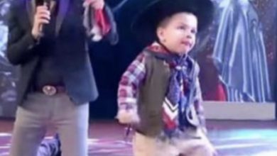 Photo of The two-year-old child came on stage and surprised everyone with his performance