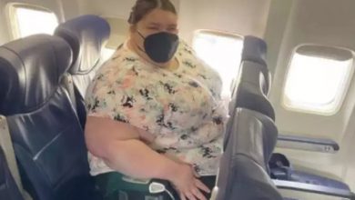 Photo of Wealthy Man Ridicules Impoverished Overweight Woman on Flight Until Captain Intervenes