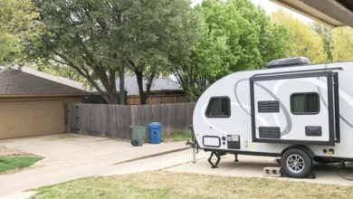 Photo of Impoverished Man Discovers His Deceased Father’s Vintage Trailer in His Backyard One Morning