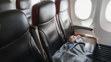 Photo of Woman Abandons Newborn on Business Class Airplane Seat, Chooses to Search for Him 13 Years Later