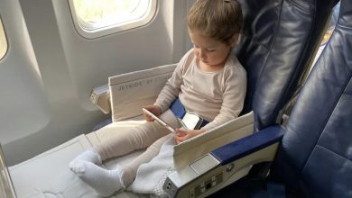 Photo of Entitled Mother on the Plane Damaged My Daughter’s iPad – She Faced Regret Quicker Than I Ever Expected