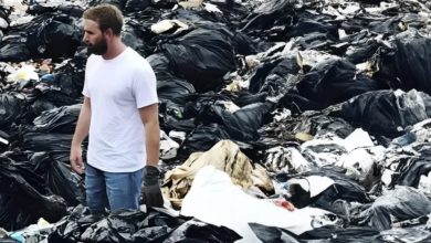 Photo of When my husband learned I had disposed of his old jacket from the attic, he dashed to the garbage dump — the reason left me completely astonished