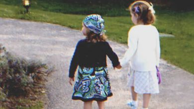 Photo of The girls visit their dad’s grave to “show” him their new dresses as he had wished, only to find two boxes with their names on them