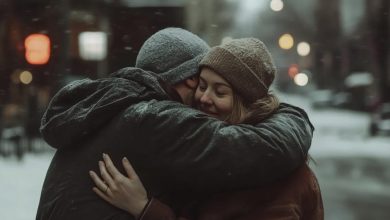 Photo of A Homeless Man Confronts a Woman, Exposing the Truth About the Life She Thought She Knew