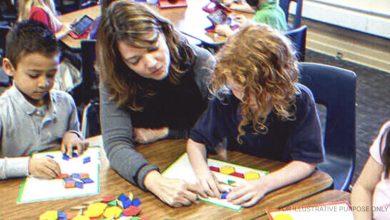 Photo of My Dad Has a Picture of Him Kissing You!’” Girl Tells Her Teacher During Their First Meeting