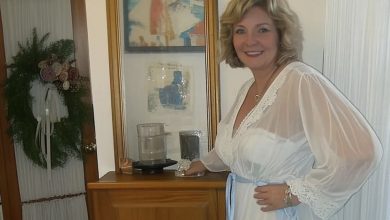 Photo of I Discovered a Lace Robe in My Husband’s Closet – Later, I Noticed My Stepmother Wearing It