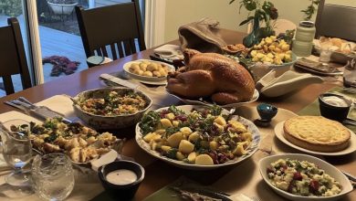 Photo of My Husband Tossed $20 at Me and Demanded a Thanksgiving Feast — He Never Expected How I’d Get Back at Him