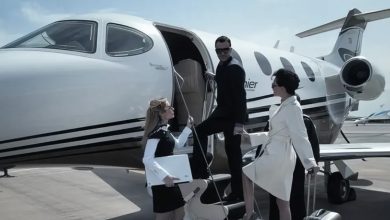 Photo of While Working as a Flight Attendant, I Served a Wealthy Couple on a Plane — The Next Day, My Mom Introduced Me to Her Young Fiancé, Who Turned Out to Be One of Them