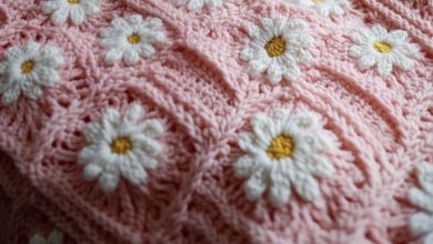 Photo of At my mother-in-law’s garage sale, I came across a blanket I had knitted for my daughter, who passed away the day she was born