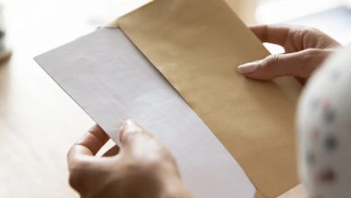 Photo of Yesterday, my ex-husband showed up at my house with an envelope – and now I can’t bear to see my mother again