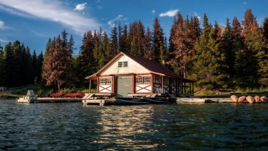 Photo of My mom assured me that I’d inherit our family’s lake house, so I invested in renovating it—only to see it given to my sister instead