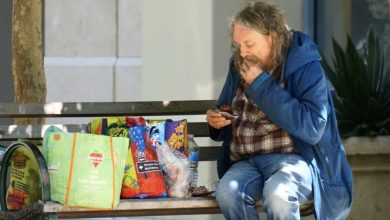 Photo of I covered a homeless man’s grocery bill, and the very next day, during my job interview, he greeted me as if I were the CEO.