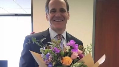 Photo of A Young Boy Showed Up at His Widowed Mother’s Job to Request a Simple Favor from Her Boss — The Following Day, She Received Flowers and an Unforgettable Surprise