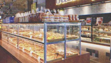 Photo of Wealthy Teen Shouts at Nearly Blind Woman in a Bakery, Unaware His Father Is Listening