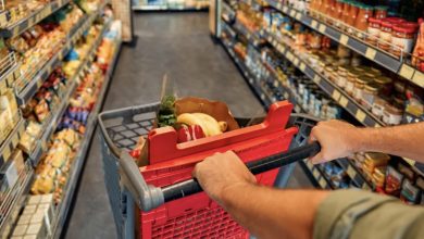 Photo of A haughty woman picked on me in the grocery aisle—only moments later, karma put her in her place for all to see