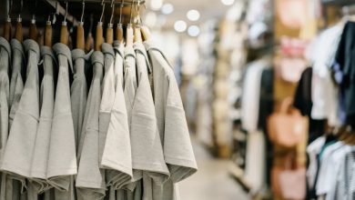 Photo of The shopkeeper’s daughter threw me out for no reason—until her mother showed up and left me floored