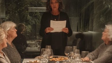 Photo of She Handed Him Divorce Papers on His Birthday—His Unbelievable Reaction Stunned the Whole Room