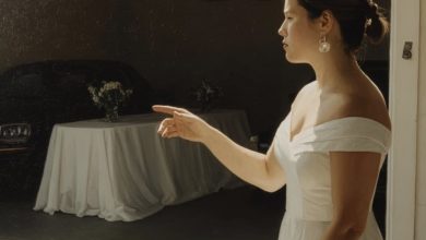 Photo of My Sister Forced Me to Eat in the Garage at Her Wedding Because “There Was No Room for Everyone Inside”