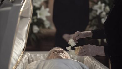 Photo of During my grandmother’s funeral, I noticed my mother tucking something into the coffin. While no one was looking, I slipped it out and later discovered its contents