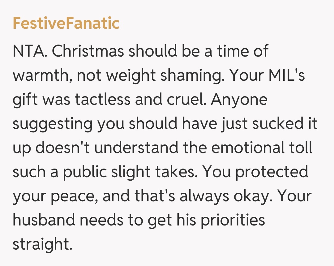 Comentariu de la FestiveFanatic