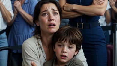 Photo of A Mother’s Quiet Warning That Stopped an Entire Flight in Seconds