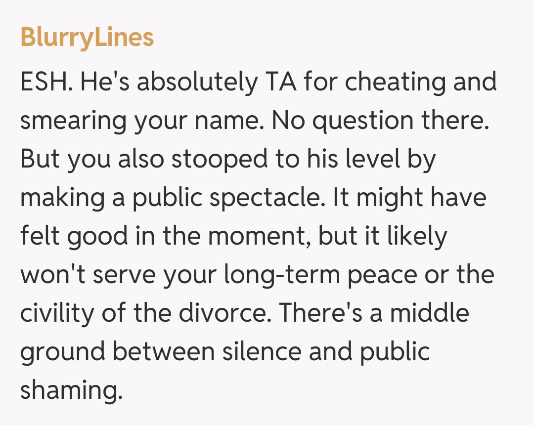 Comentariu de la BlurryLines