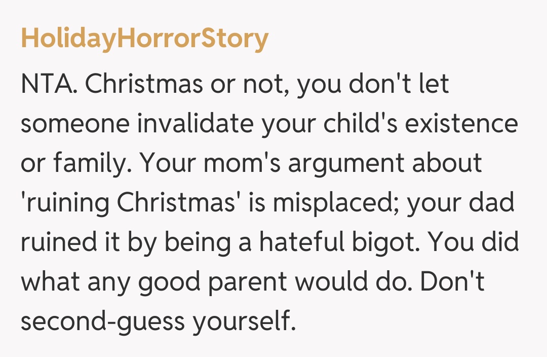 Comentariu de la HolidayHorrorStory