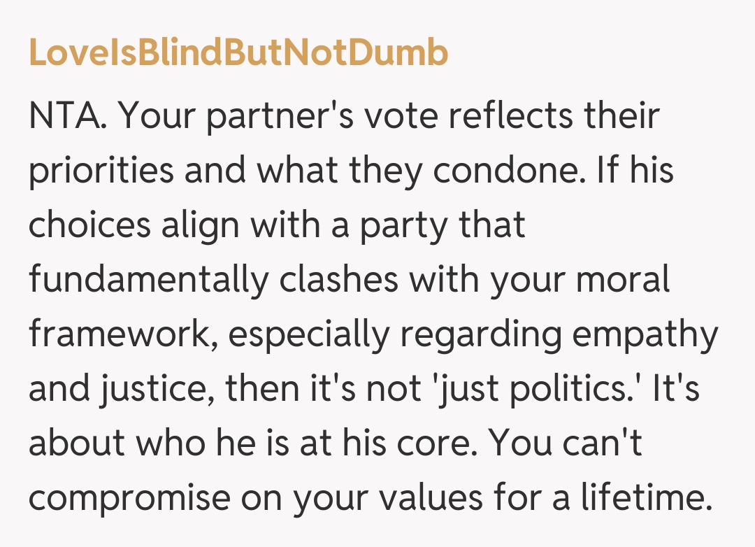 Comentariu de la LoveIsBlindButNotDumb